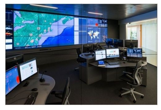 Видеостена 2х2 Hisense 55L35B5U 110" шов 3.5мм с яркостью 500нит